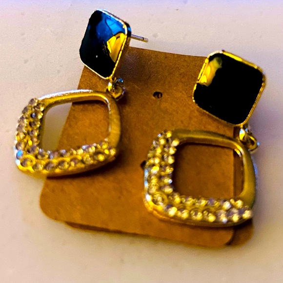 NWOT Elegant Black & Gold Pierced Earrings- Valentine’s Day,Birthdays,Christmas🎄 - Picture 15 of 16